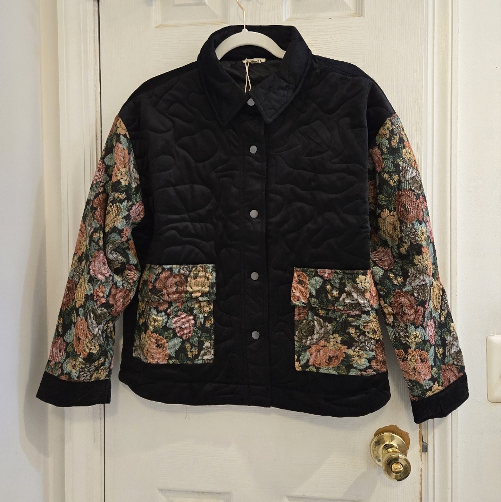 Jodifl NWT Quilted Jacket With Floral Sleeves and Front Pockets Small - Picture 3 of 10